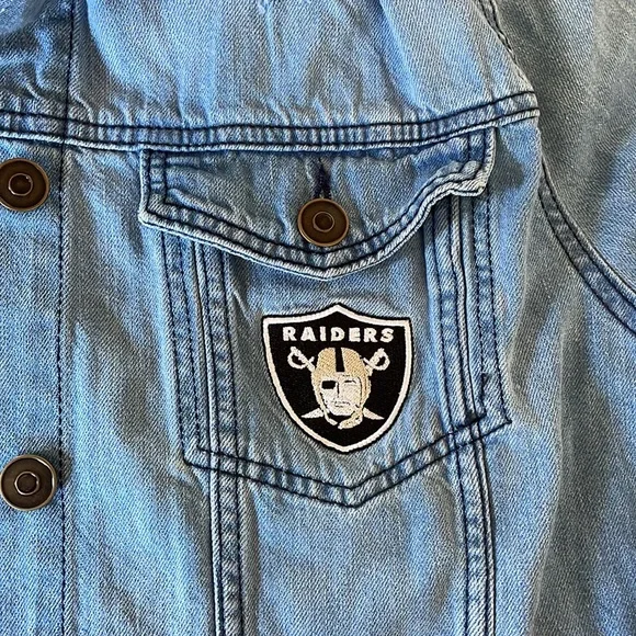NWT NFL Las Vegas Raiders Denim Jacket - Picture 6 of 11